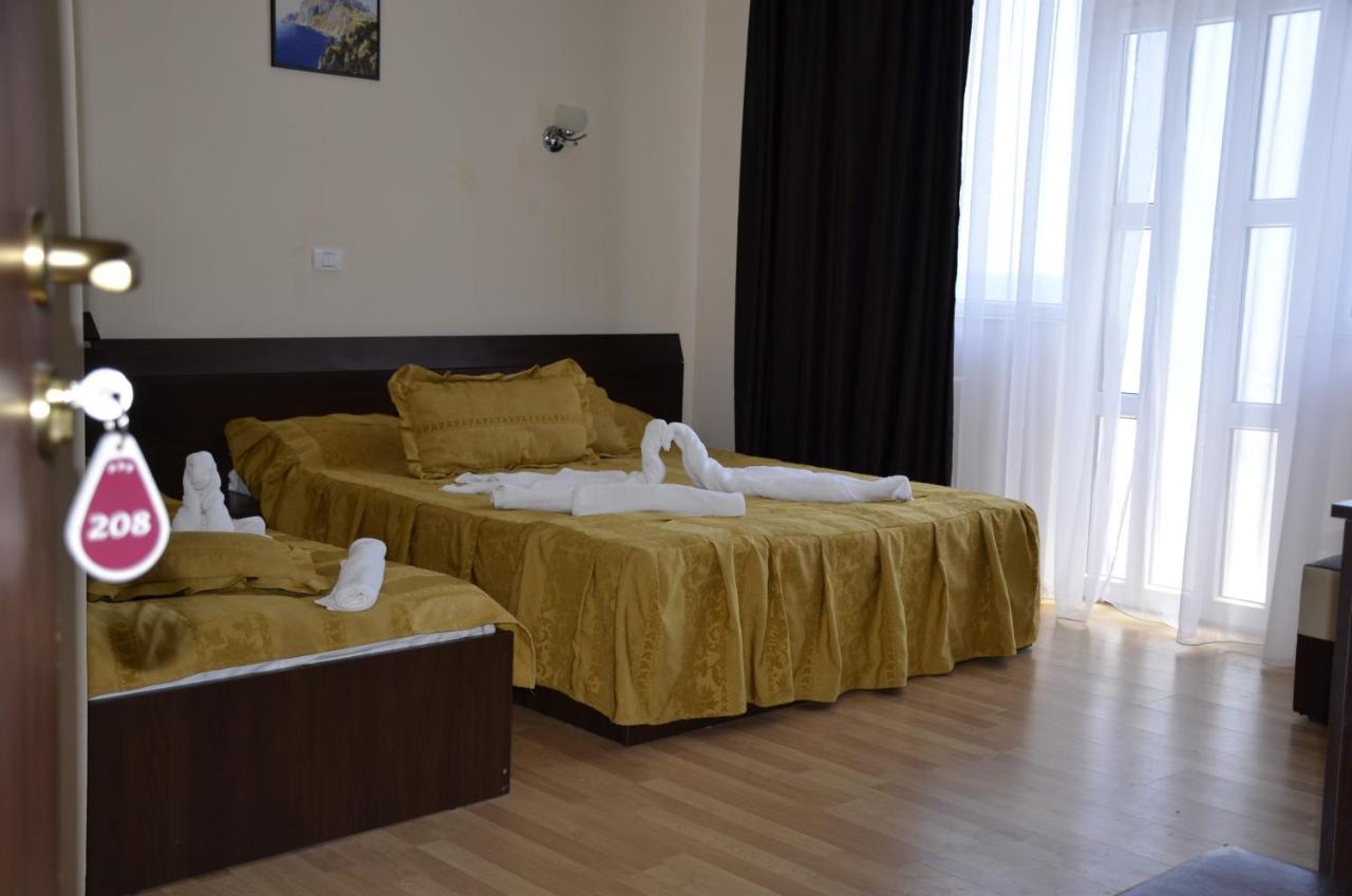 Vila Julia Costinesti Bagian luar foto
